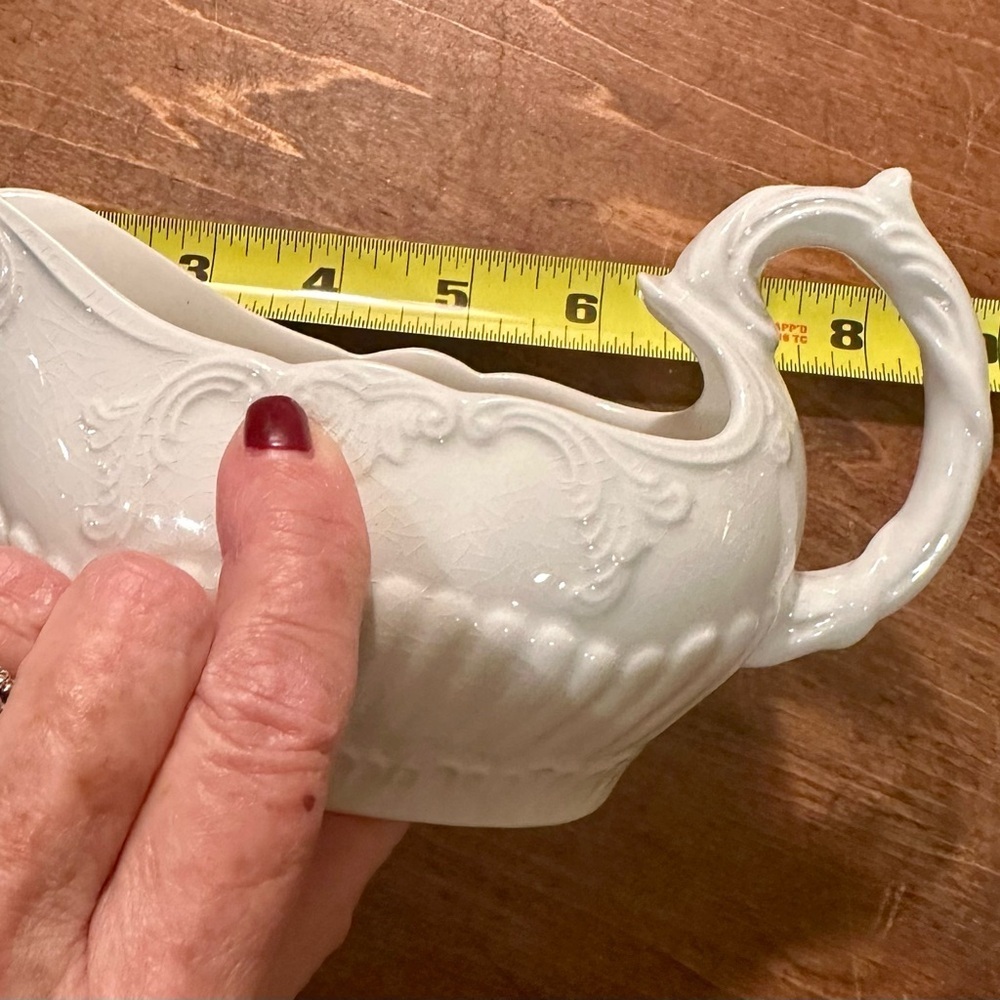 Valley Forge Vintage Creamy Ironstone Gravy Boat and Saucer - Picture 10 of 15
